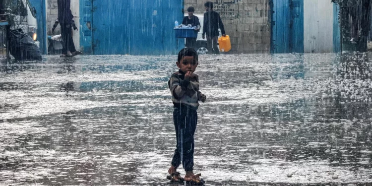 Musim Dingin Renggut Nyawa Warga Gaza